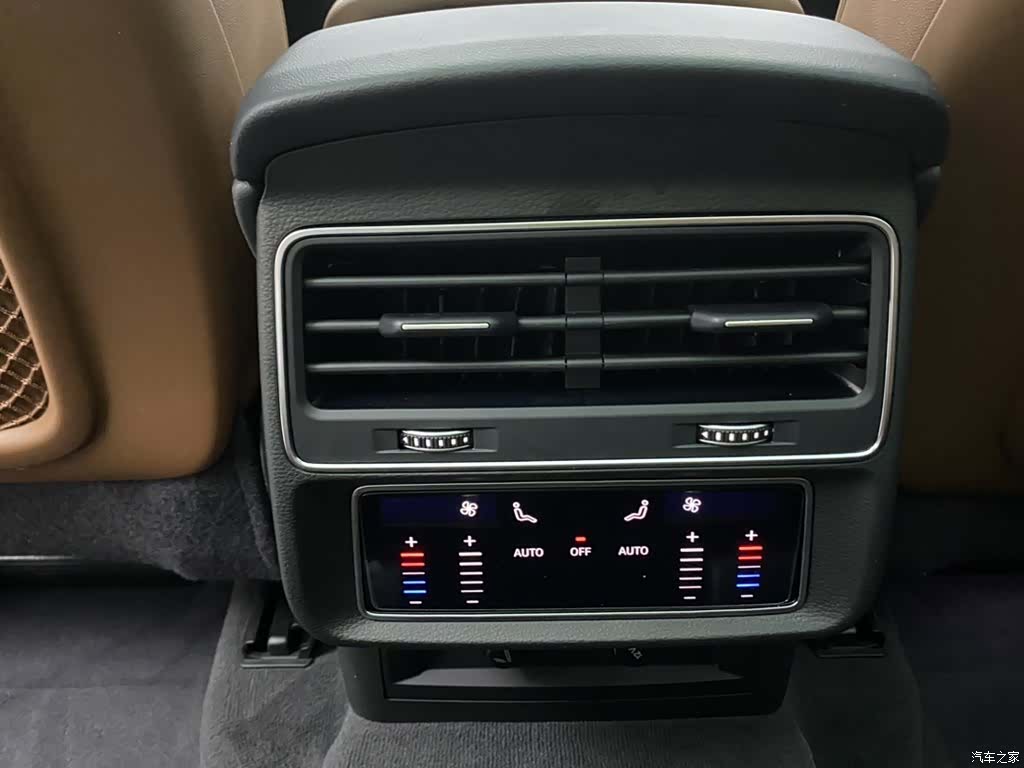 Audi Q7, 2023 29