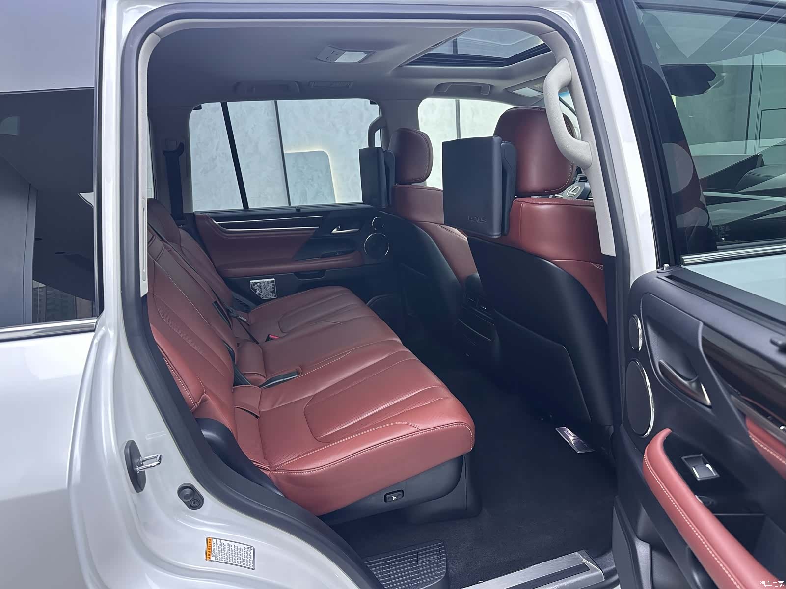 Lexus LX, 2020 12
