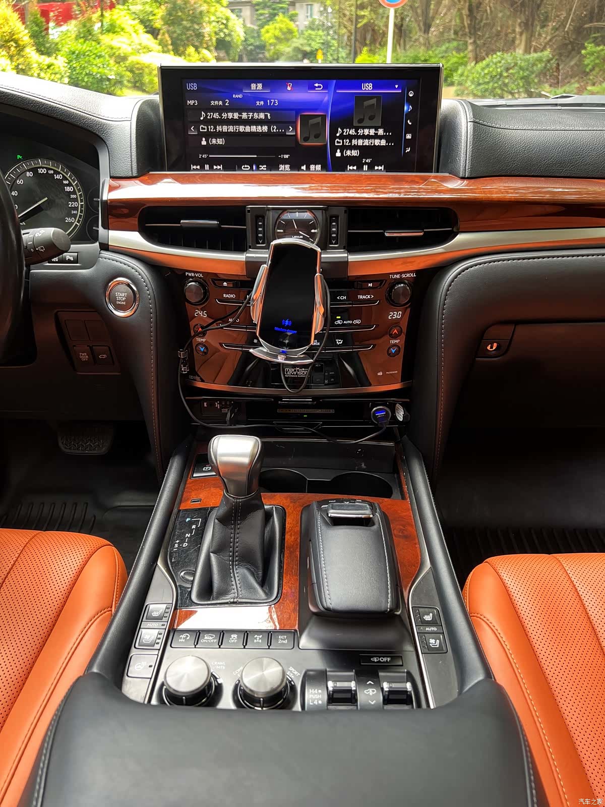 Lexus LX, 2016 8