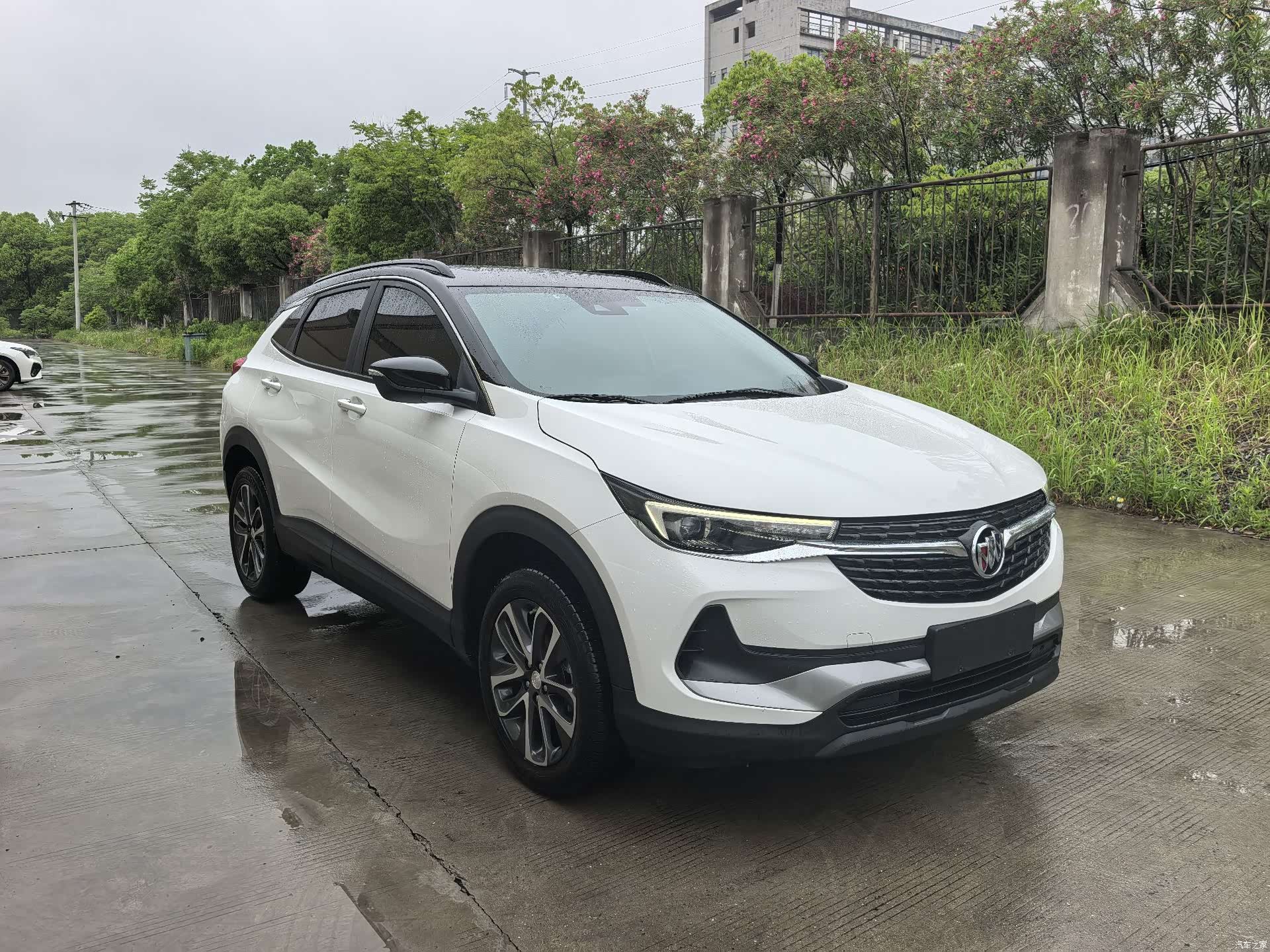 Buick Encore, 2023 3