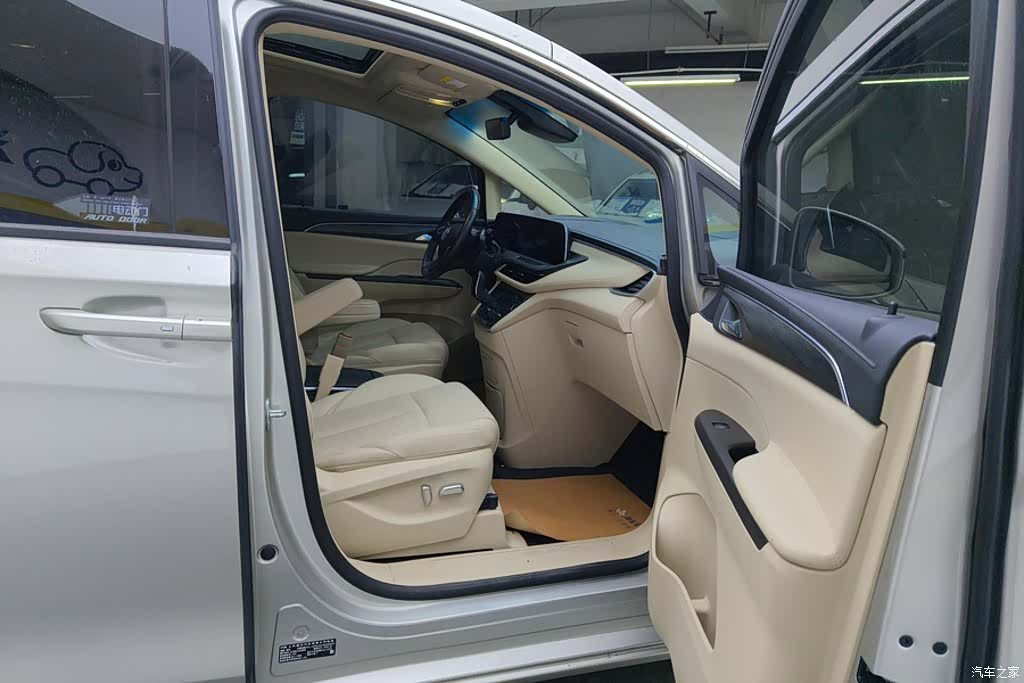 Buick GL8, 2022 8