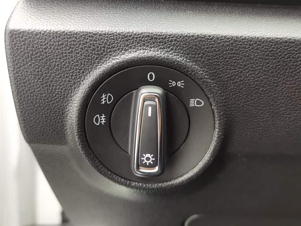 Volkswagen T-ROC exploring Songs