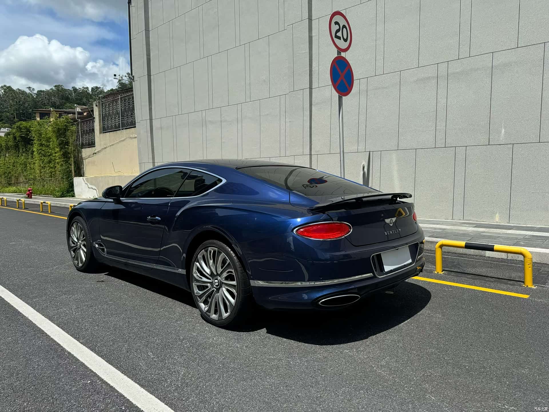 Bentley Continental GT, 2020 7