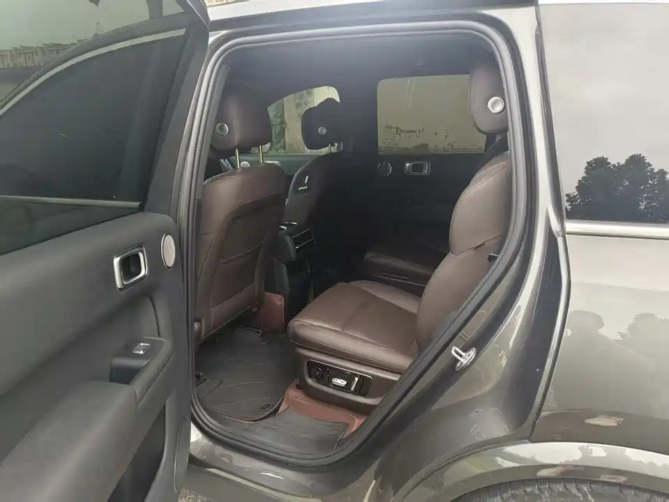 Li Auto Ideal L8