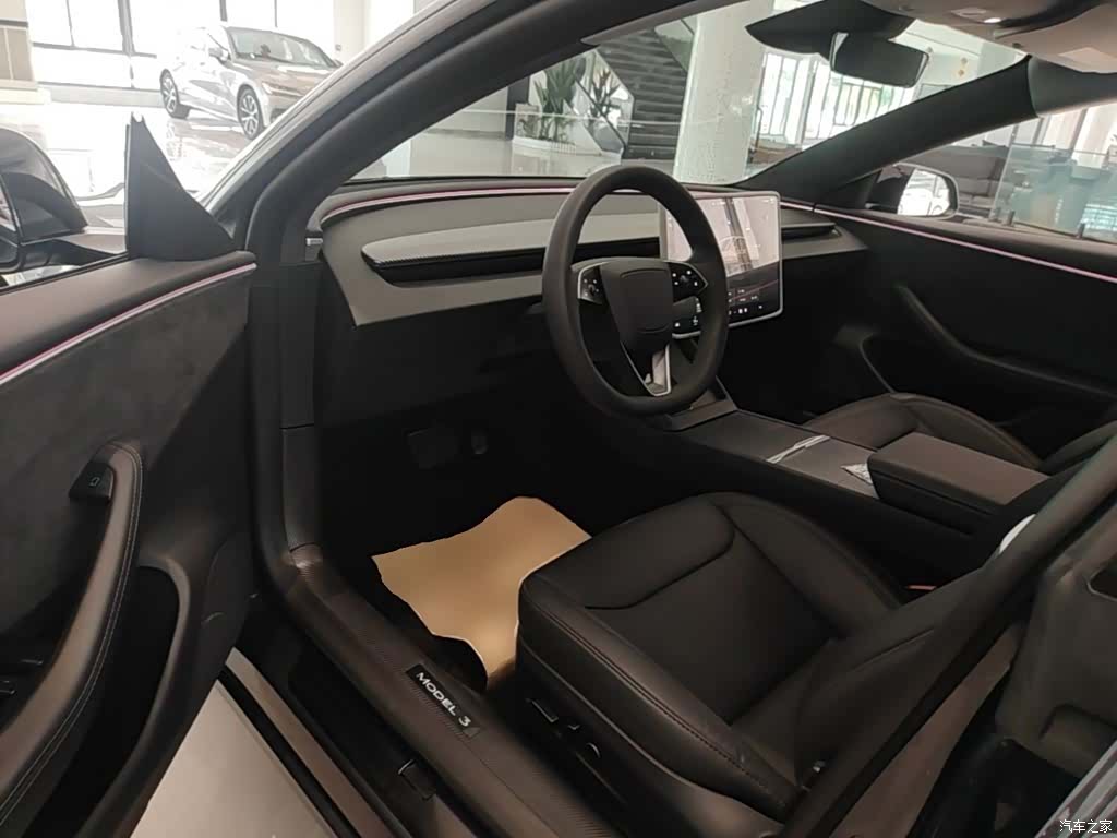 Tesla Model 3, 2024 16