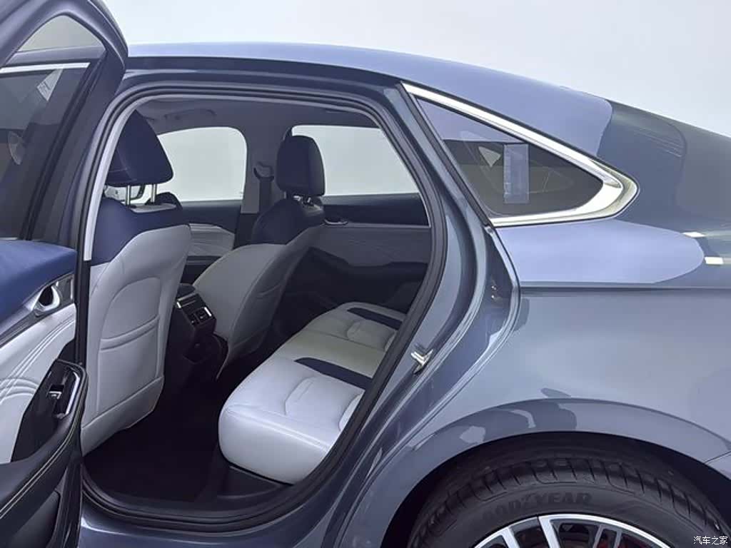 Geely Preface, 2023 16