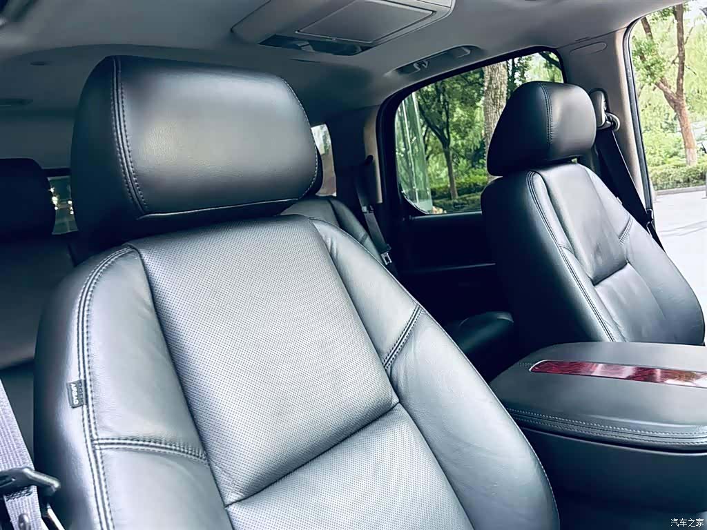 Cadillac Escalade, 2010 19