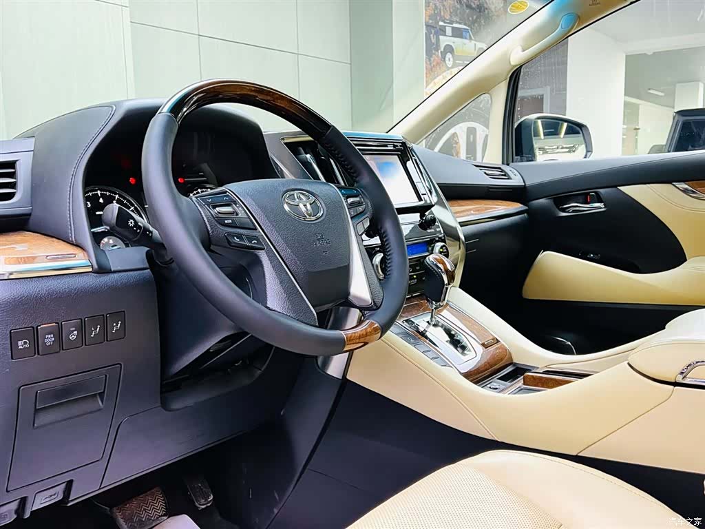 Toyota Alphard, 2017 8