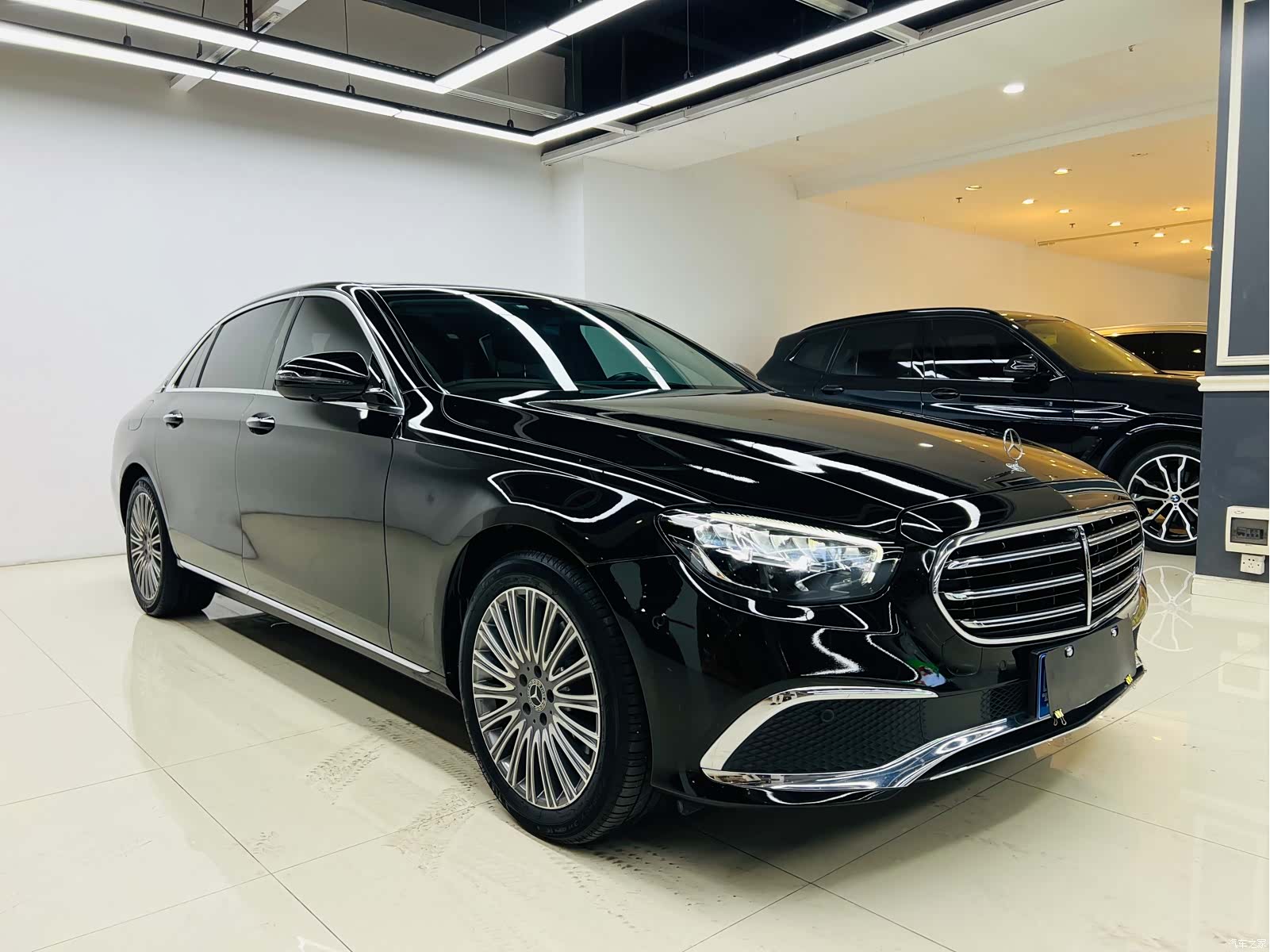 Mercedes-Benz E-Class, 2023 3