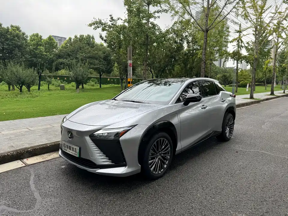 Lexus RZ