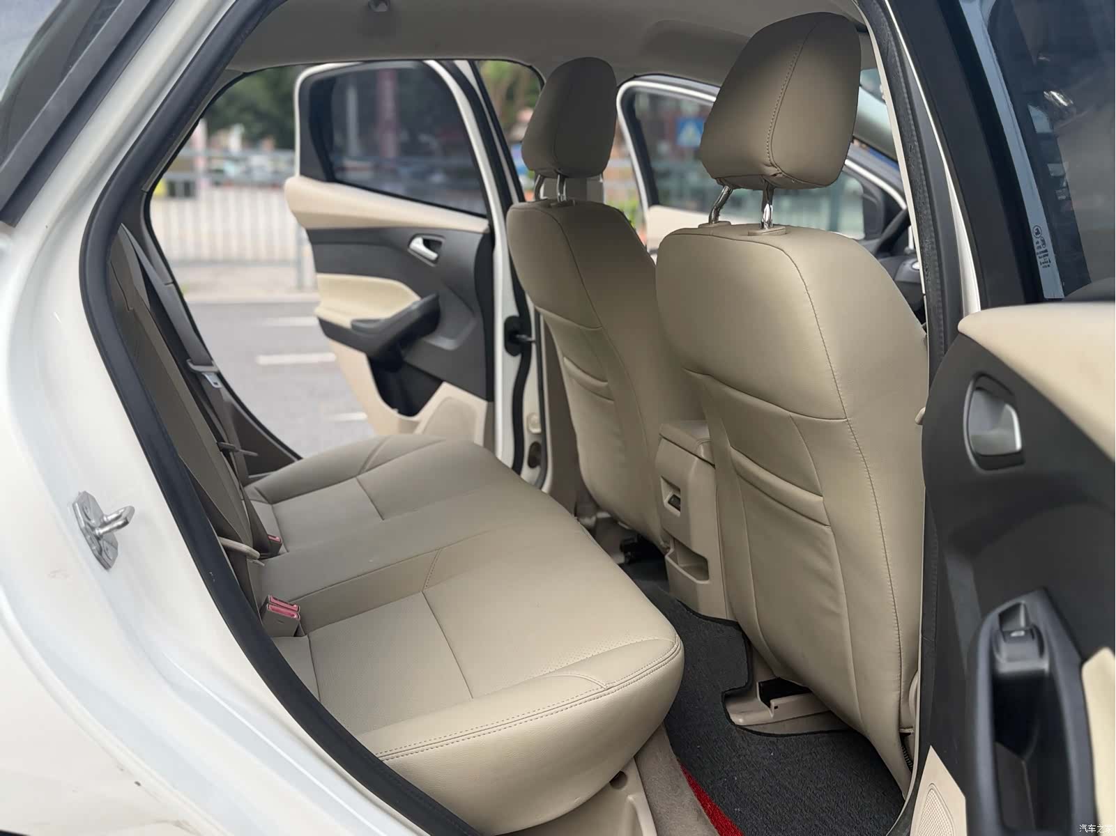 Ford Focus, 2016 8