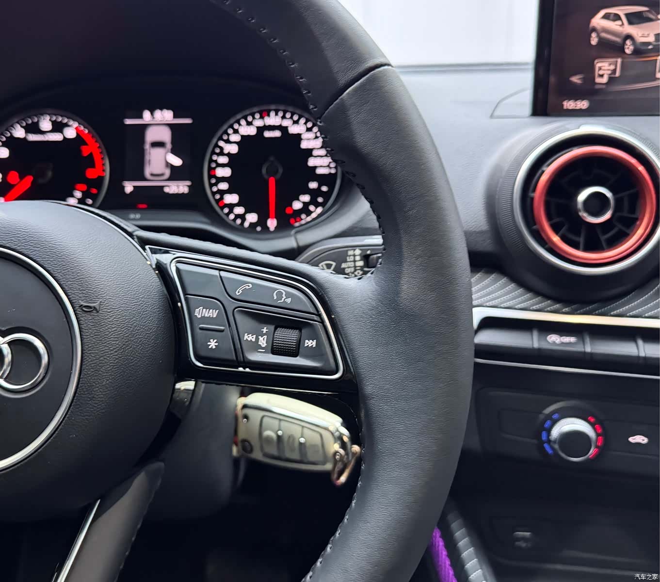 Audi Q2L, 2019 20
