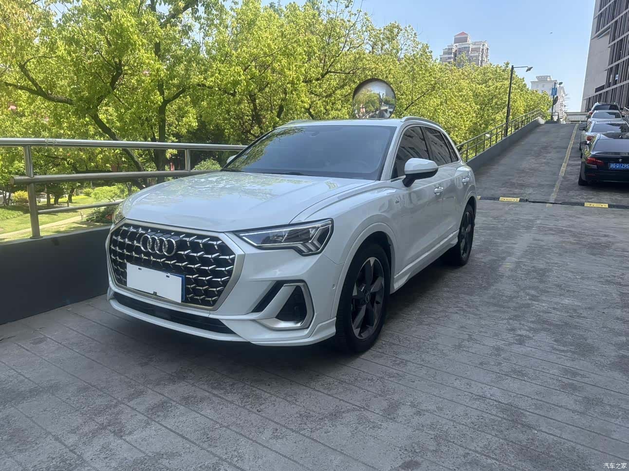 Audi Q3, 2023 1