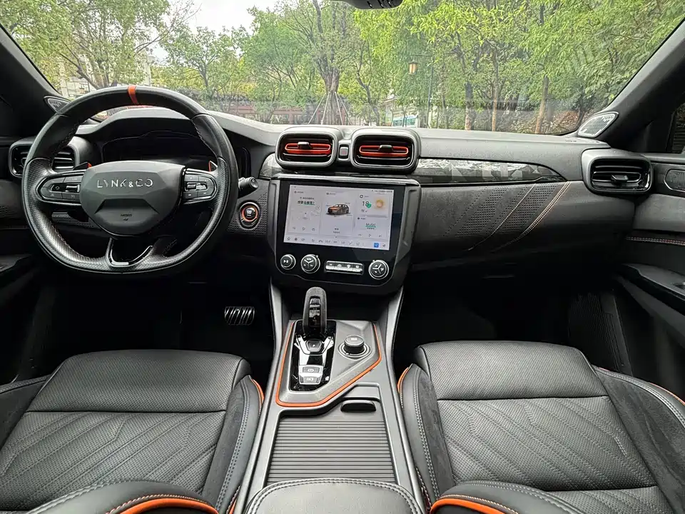 Lynk & Co 02 Hatchback