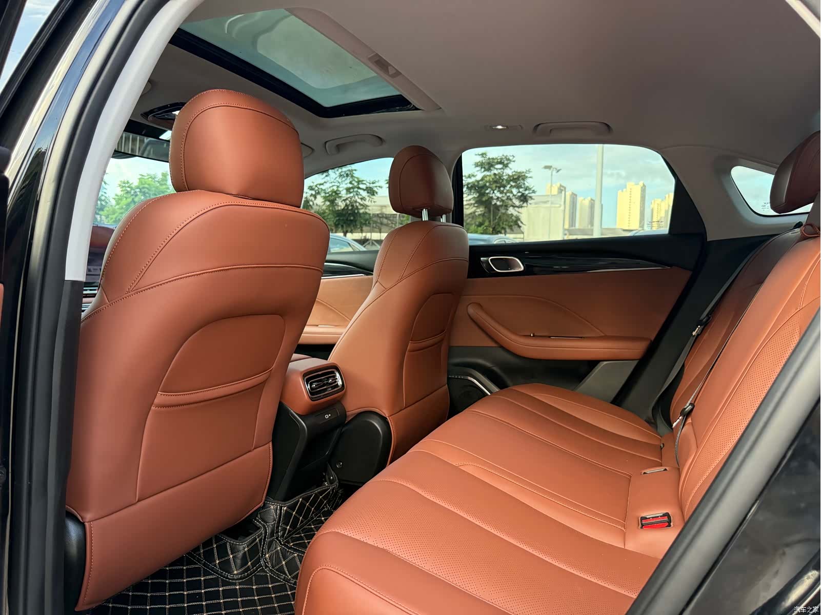 Geely Emgrand, 2026 10
