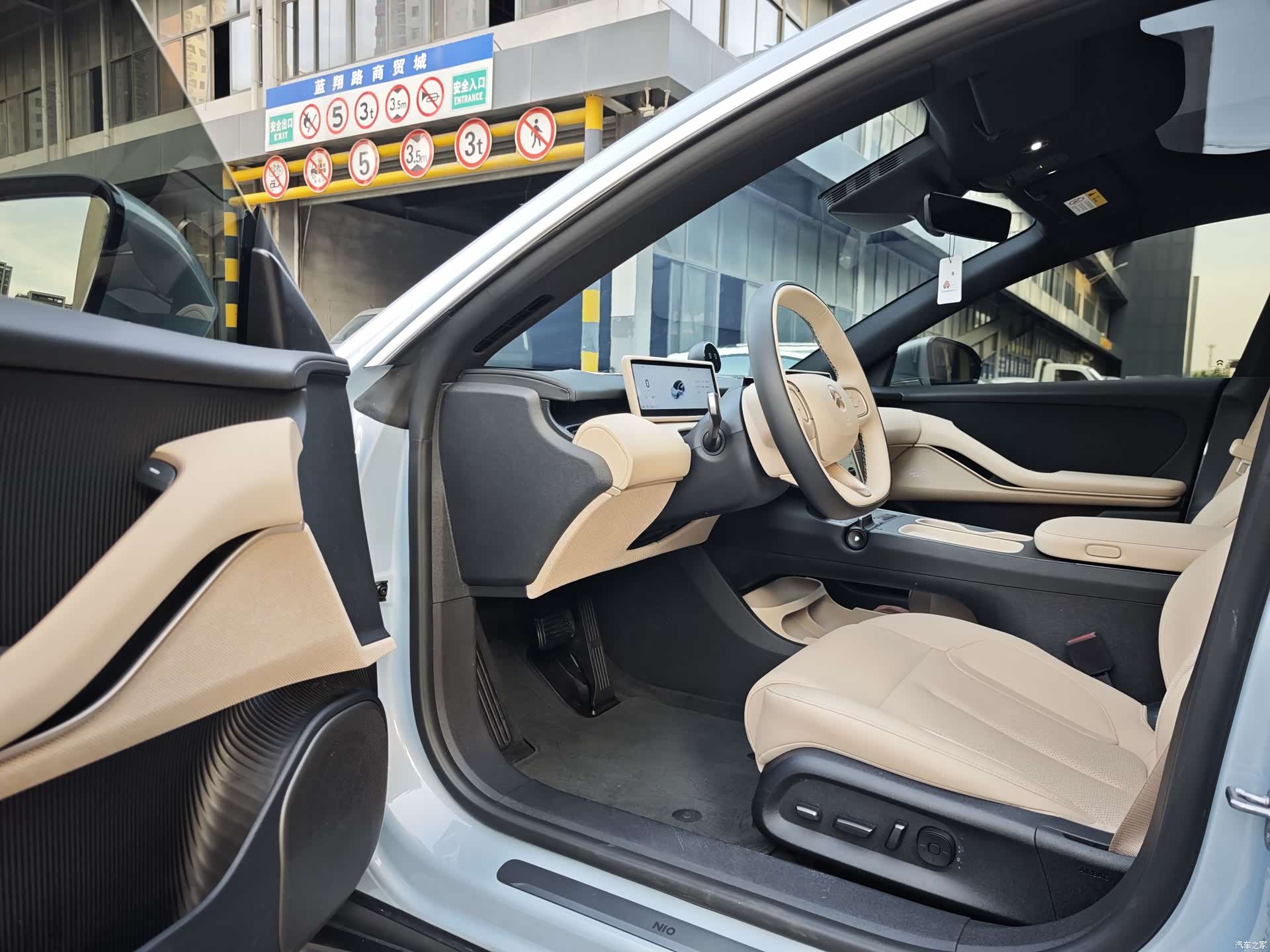 NIO ET5, 2025 все фото