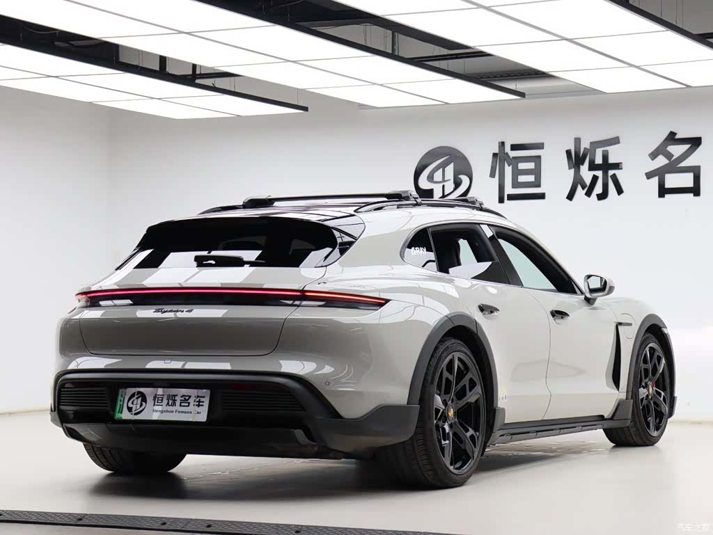 Porsche Taycan, 2023 26
