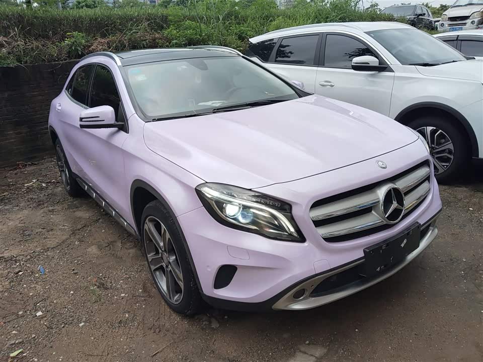 Mercedes-Benz GLA Mercedes-Benz GLA