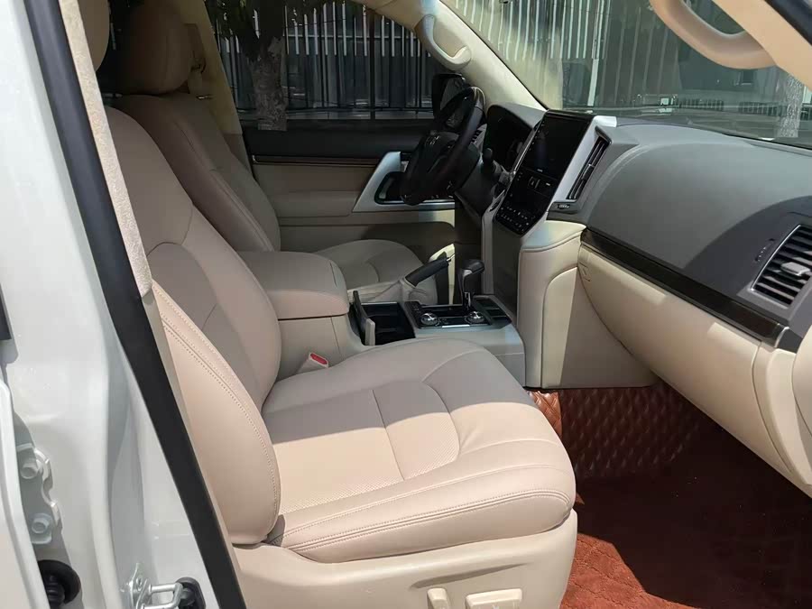 Toyota Land Cruiser 2019, фото 9