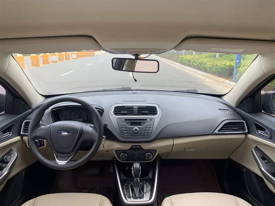 Ford Focus 2015, фото 19
