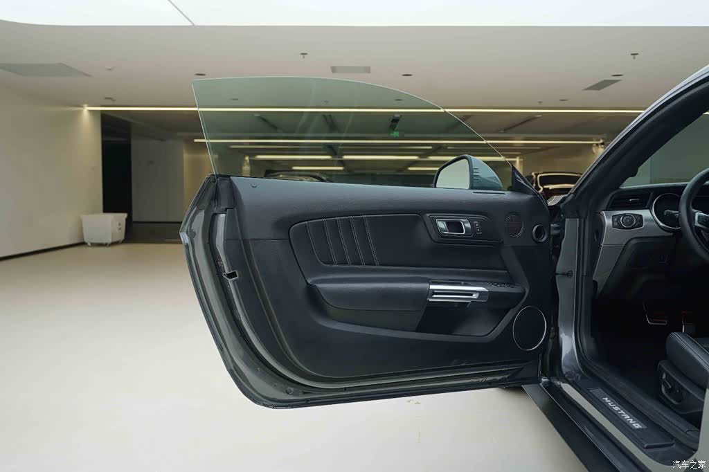 Ford Mustang, 2021 16