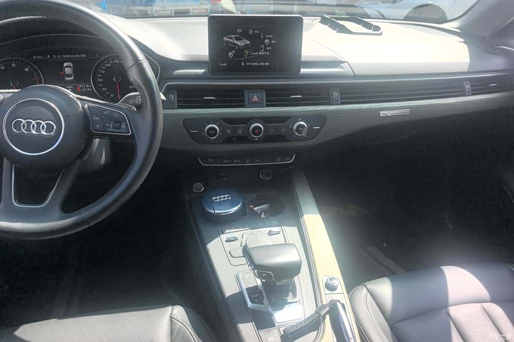 Audi A4L, 2019 12
