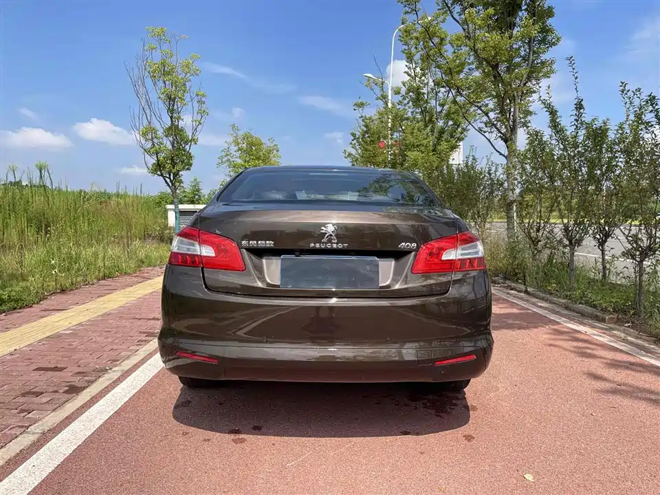 Peugeot 408