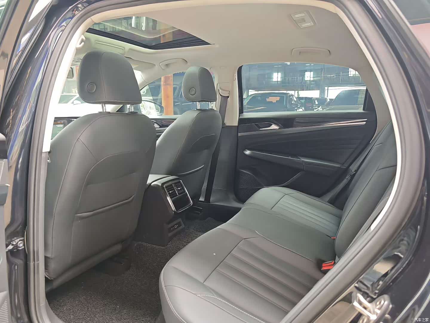 Volkswagen Passat, 2023 6
