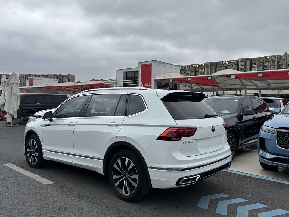 Volkswagen Tiguan L