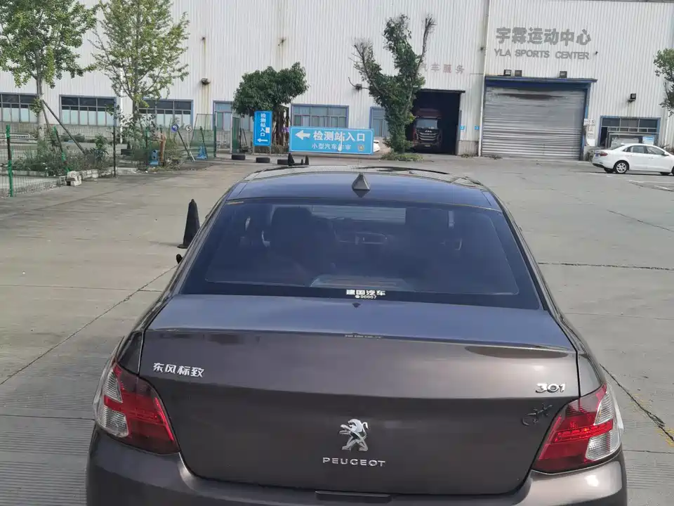 Peugeot 301