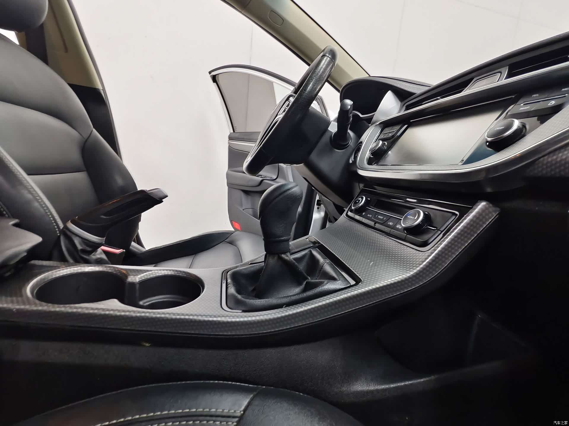Geely Emgrand, 2017 14