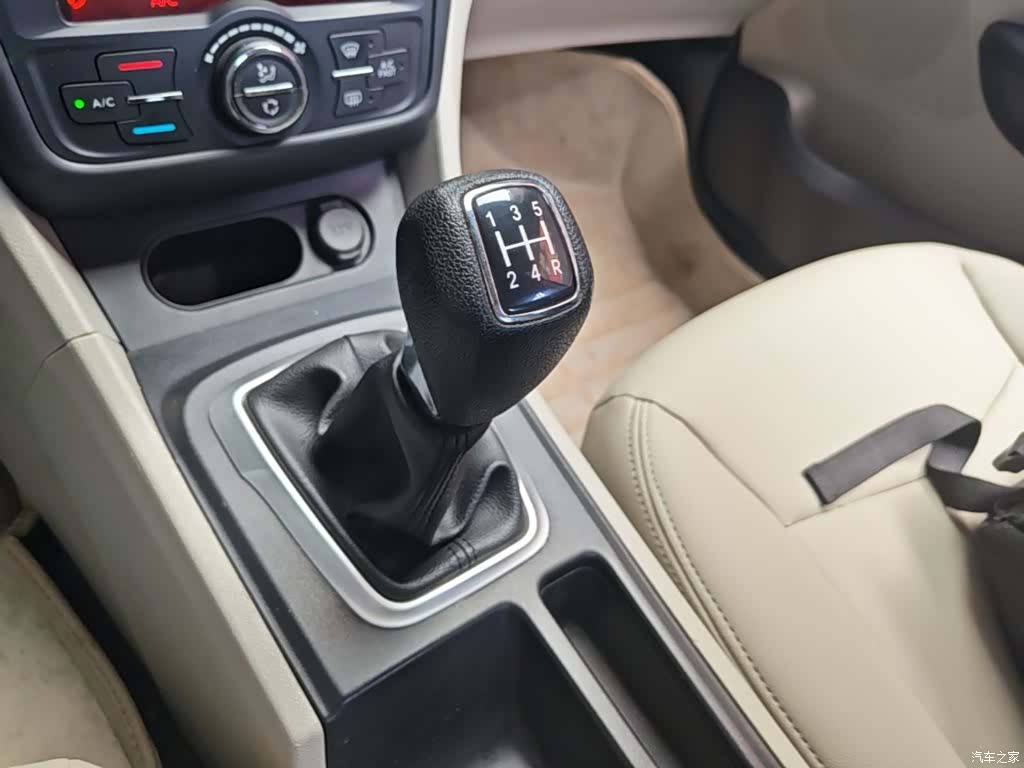 DongFeng L60, 2016 14