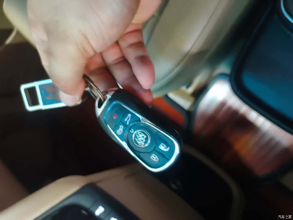 Buick GL8, 2018 9