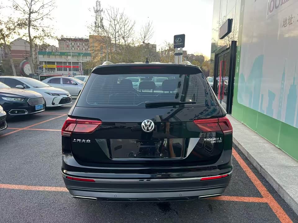 Volkswagen Tiguan L
