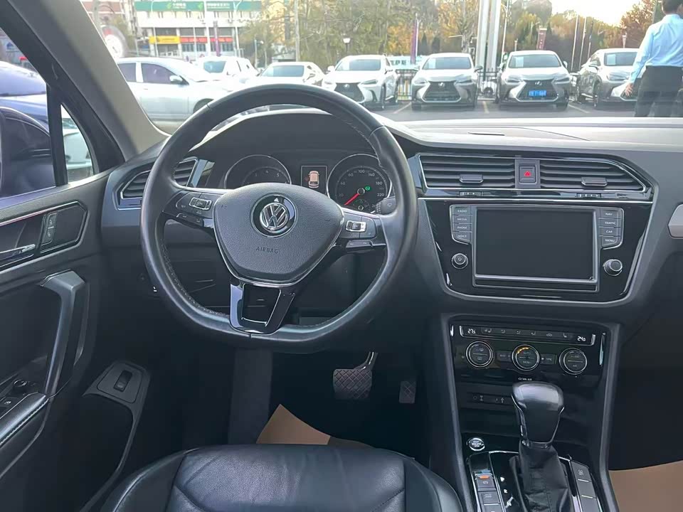 Volkswagen Tiguan L
