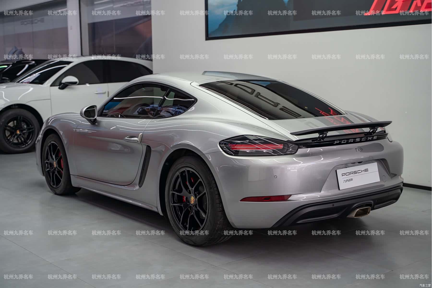 Porsche Cayman, 2023 все фото