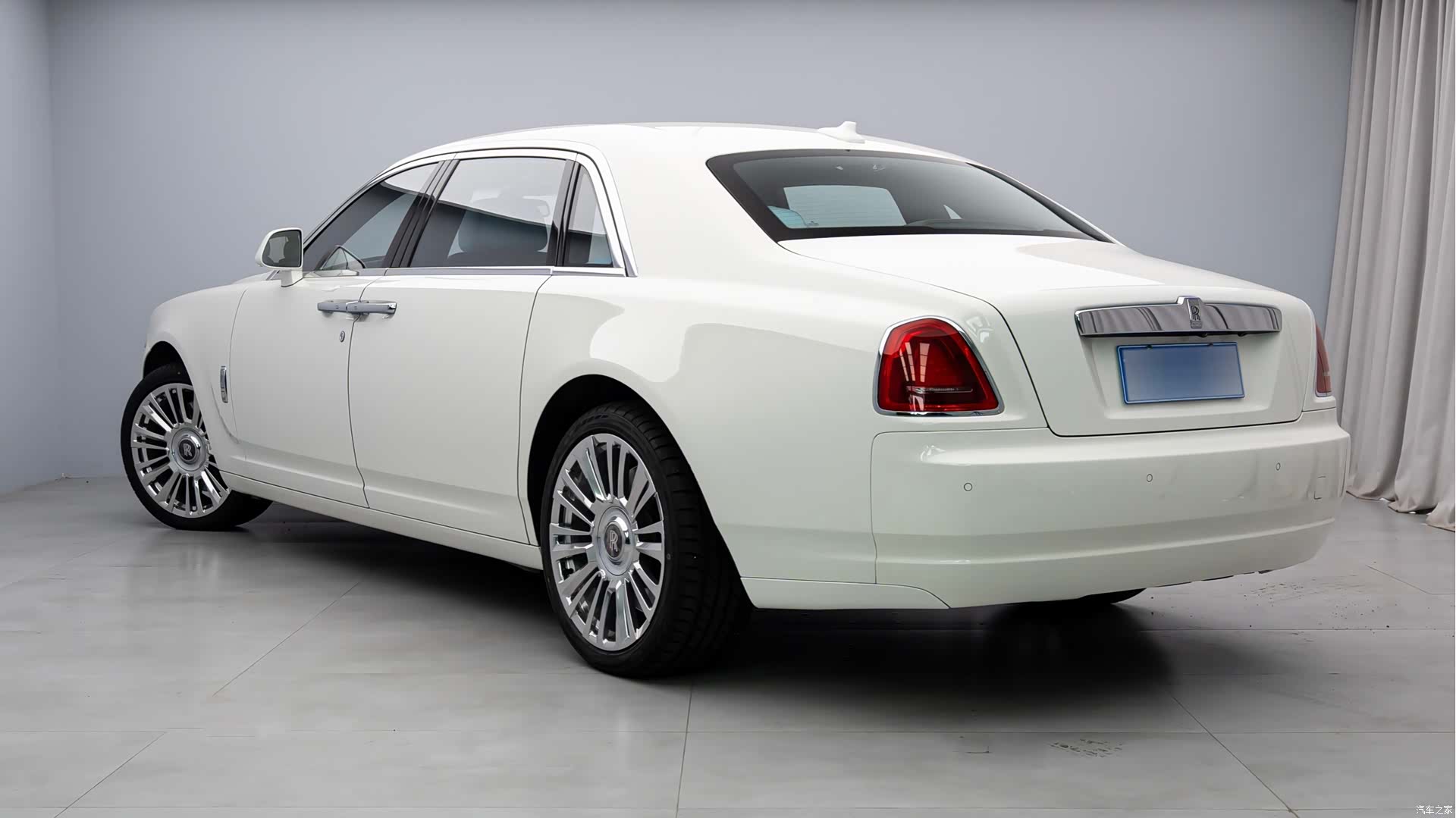 Rolls-Royce Ghost, 2016 3