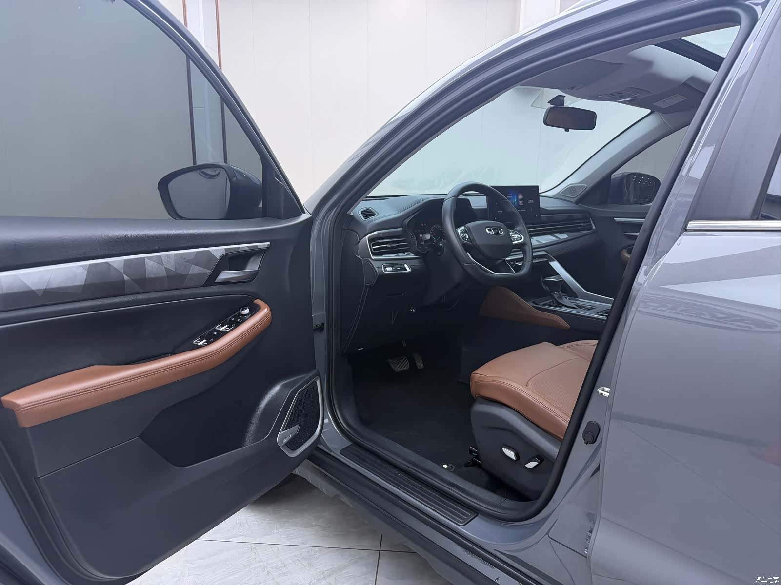 Geely X6, 2022 7
