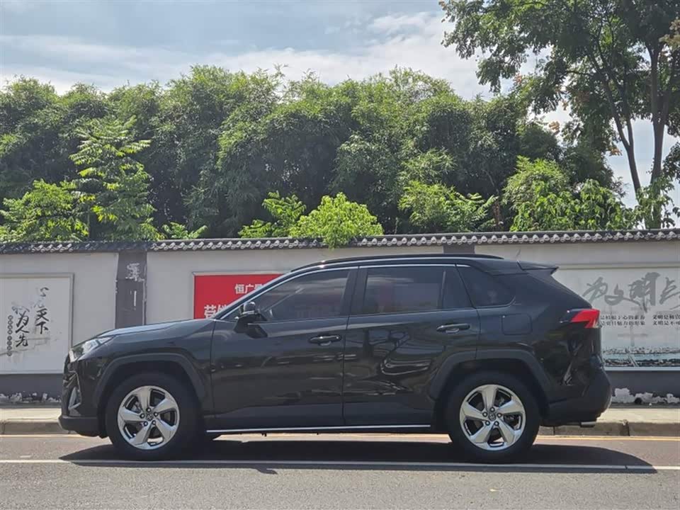 Toyota RAV4 Rongfang