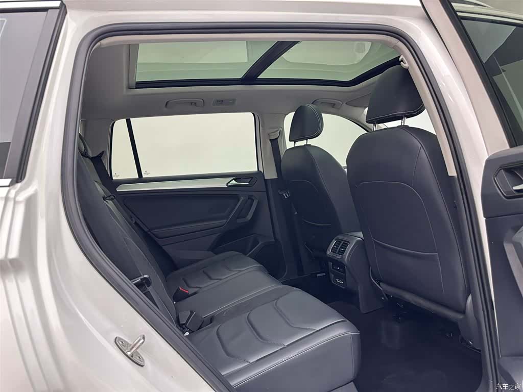 Volkswagen Tiguan L, 2020 21