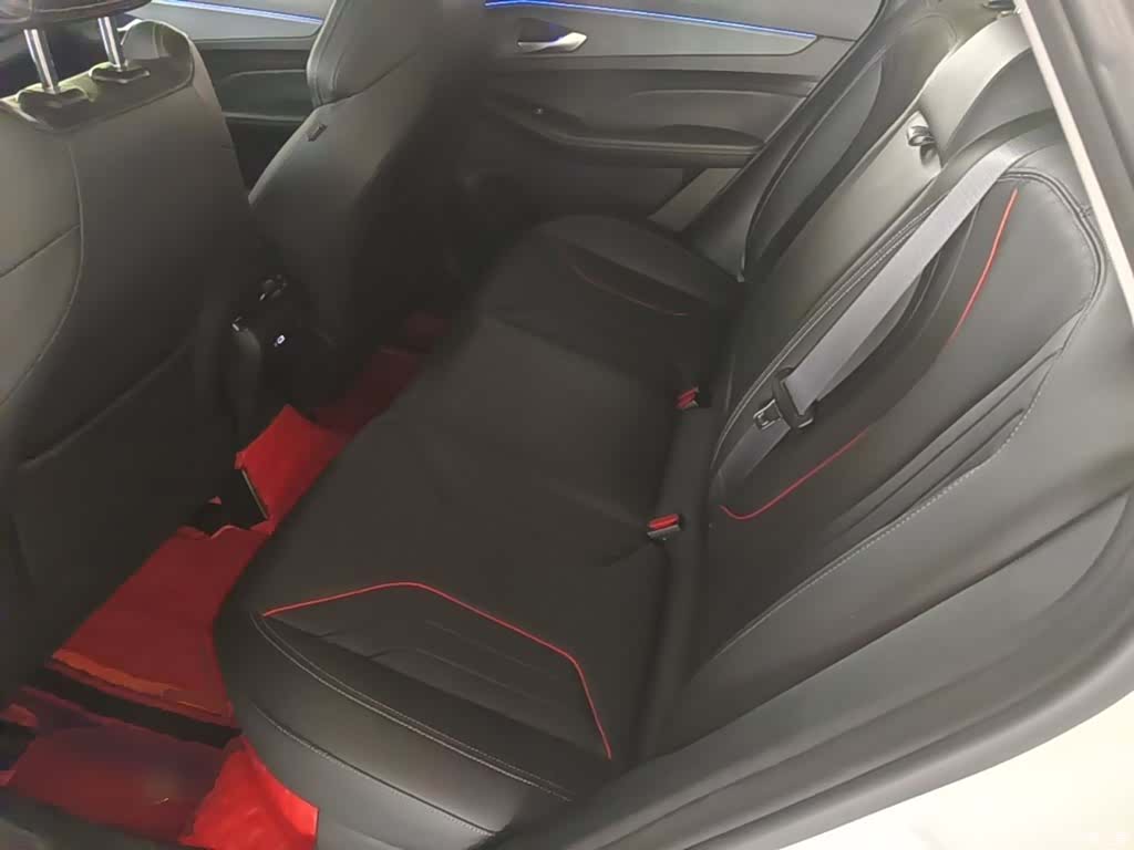 Geely Binray, 2022 17