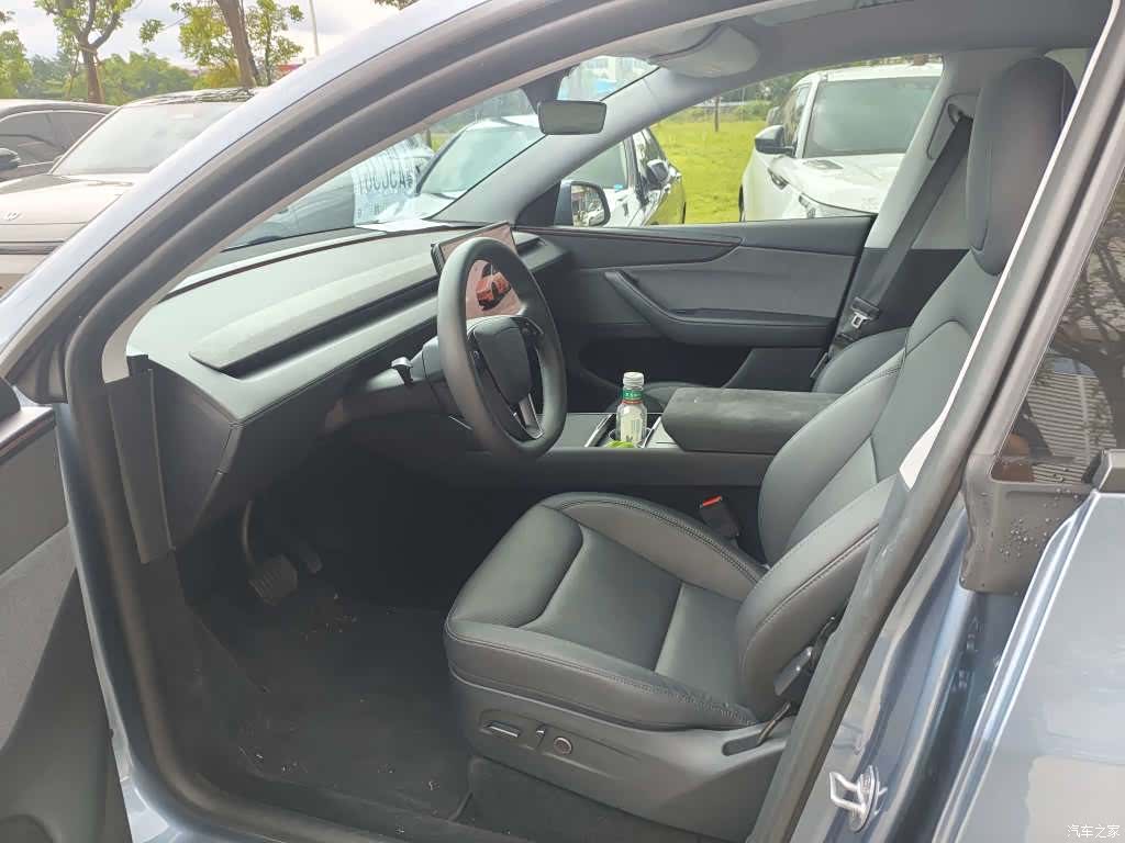 Tesla Model Y, 2025 6