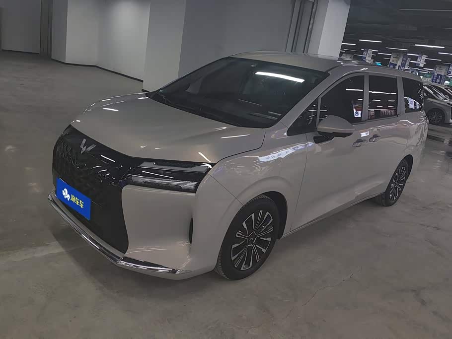 Wuling 730