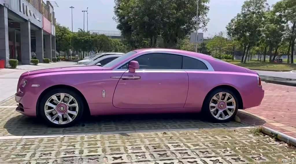 Rolls-Royce Wraith, 2020 все фото