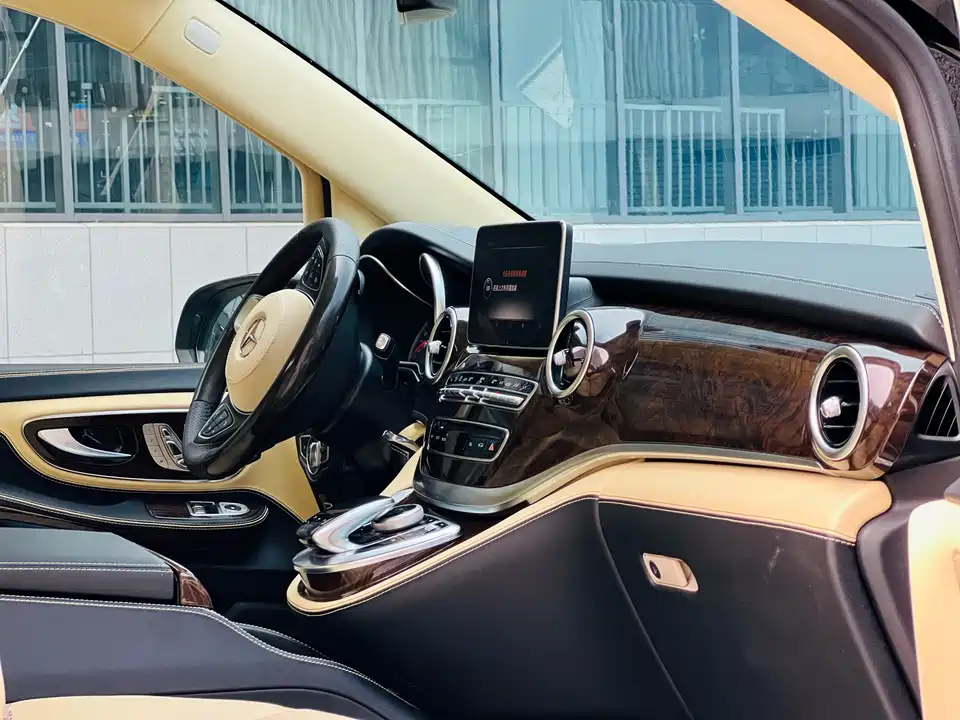 Mercedes-Benz V-class