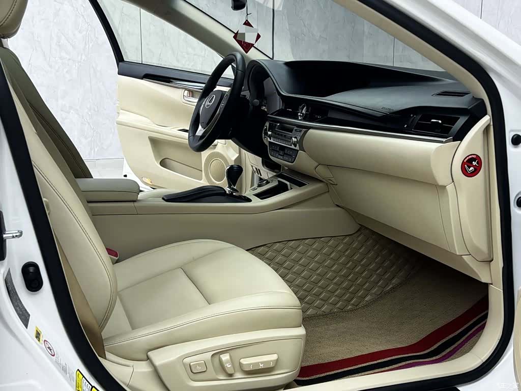 Lexus ES, 2014 8