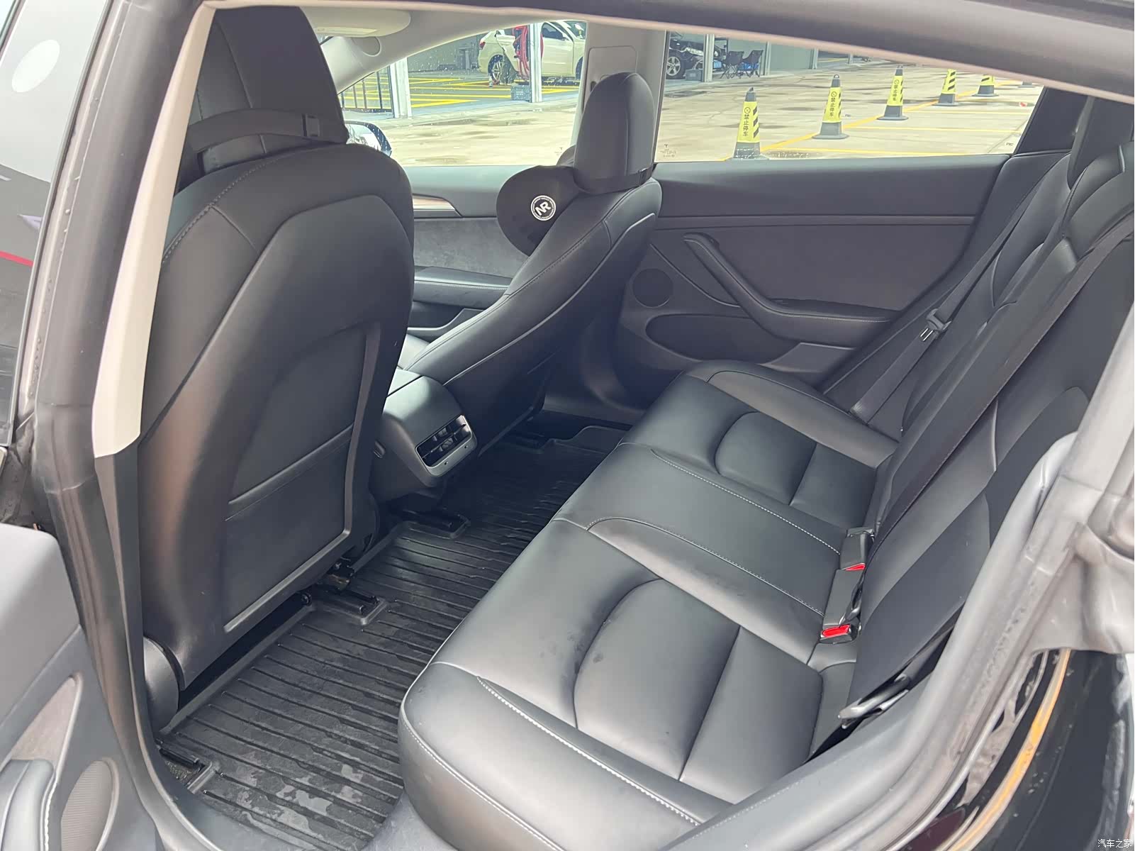 Tesla Model 3, 2023 12