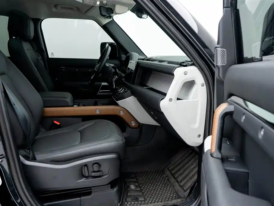 Land Rover guard
