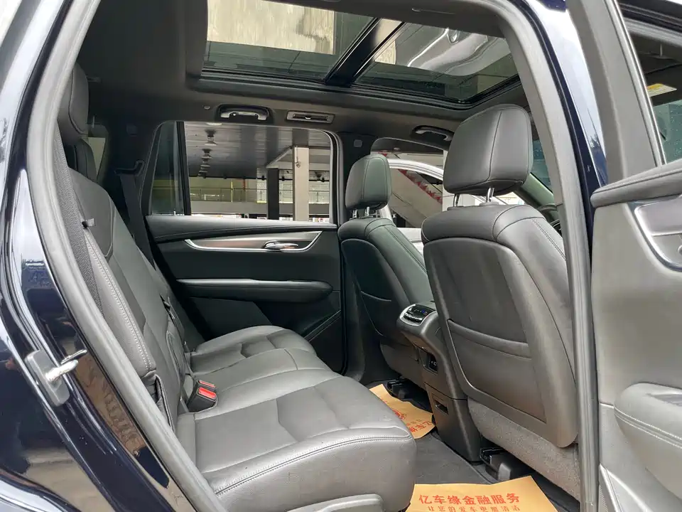 Cadillac XT6