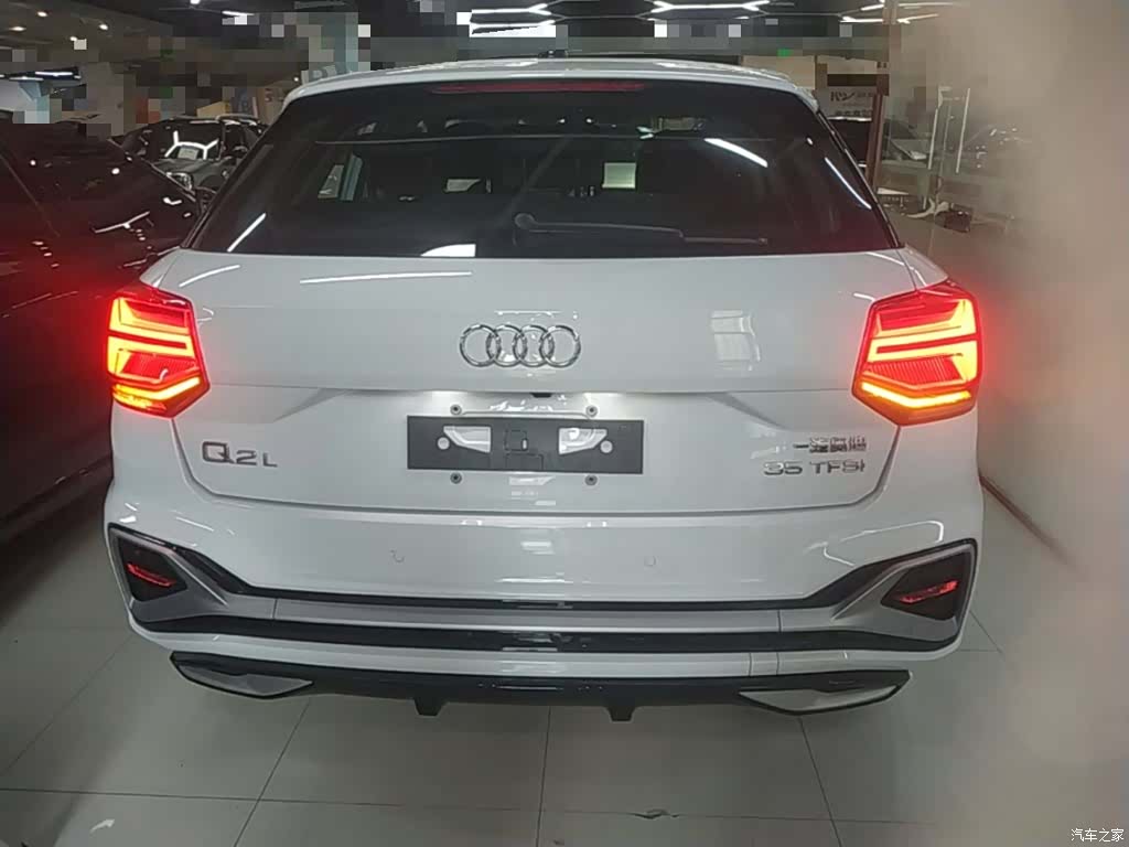 Audi Q2L, 2023 6
